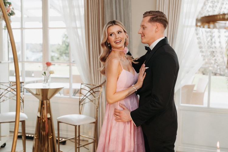 2144_A7401504-1832×1222